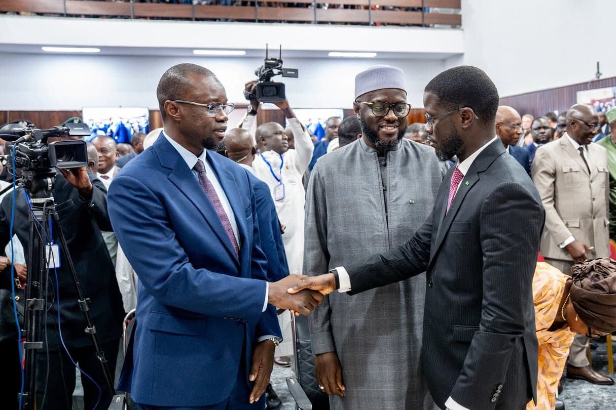 Sénégal : Bassirou Diomaye Faye met fin aux fonctions du Premier ministre Ousmane Sonko